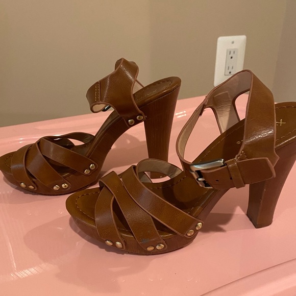 Xappeal Shoes - Xappeal women size 6 sandals